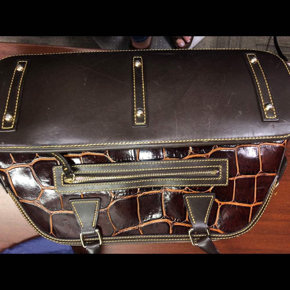 Dooney & Bourke - Picture 6 of 6